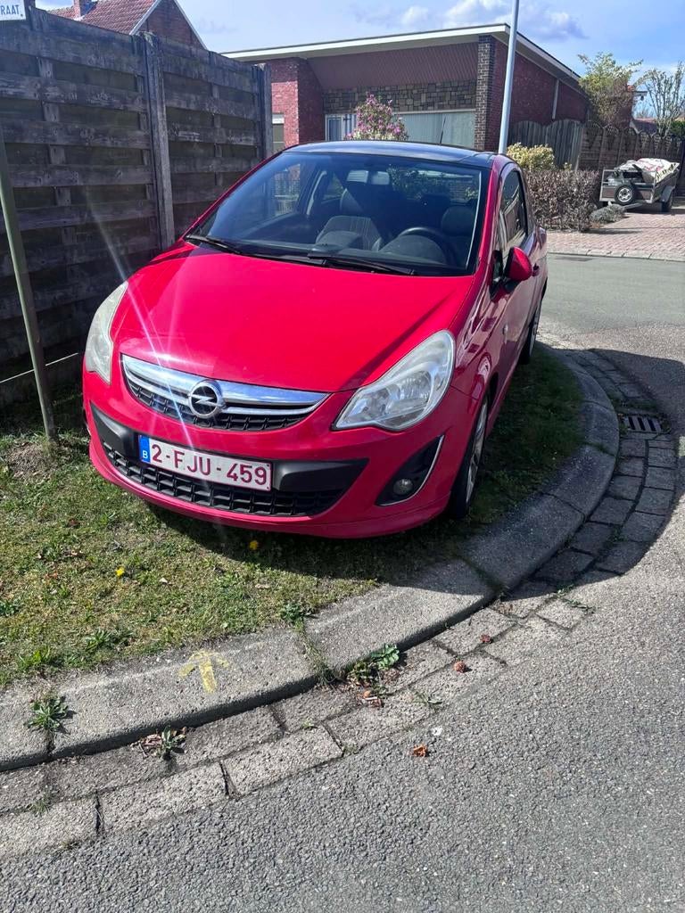 Opel Corsa 1.4 benzine van 2012 met beperkte schade, Auto's, Benzine, Te koop, Corsa