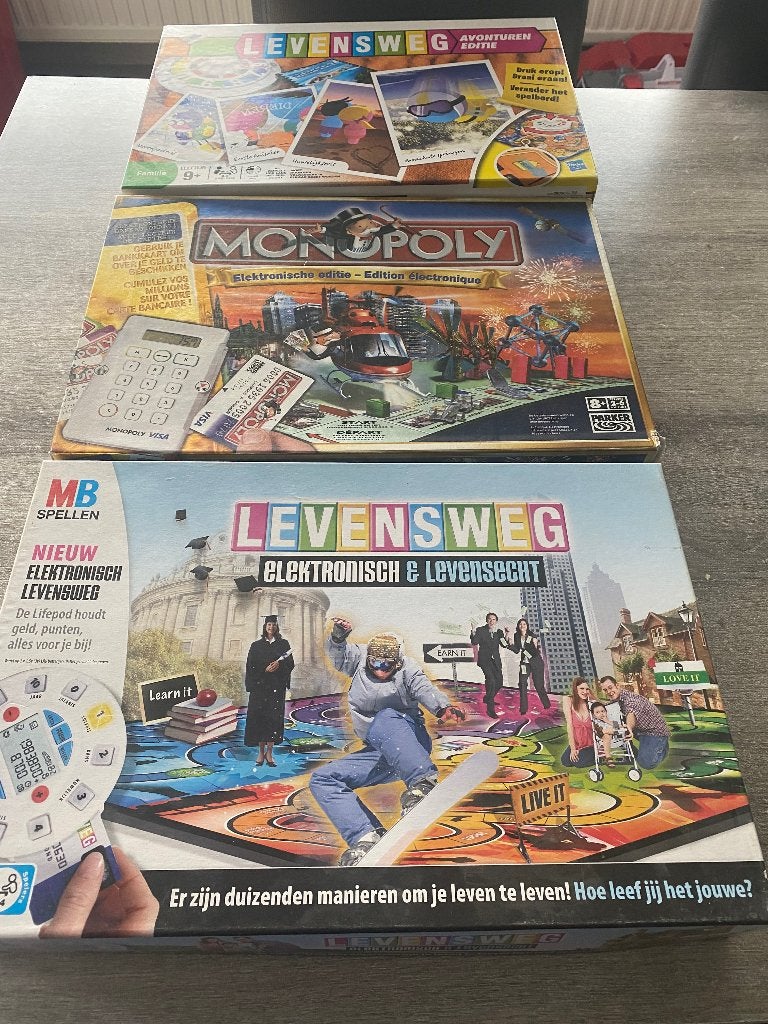 Gezelschapsspellen monopoly, levensweg, Hobby en Vrije tijd, Ophalen, Zo goed als nieuw
