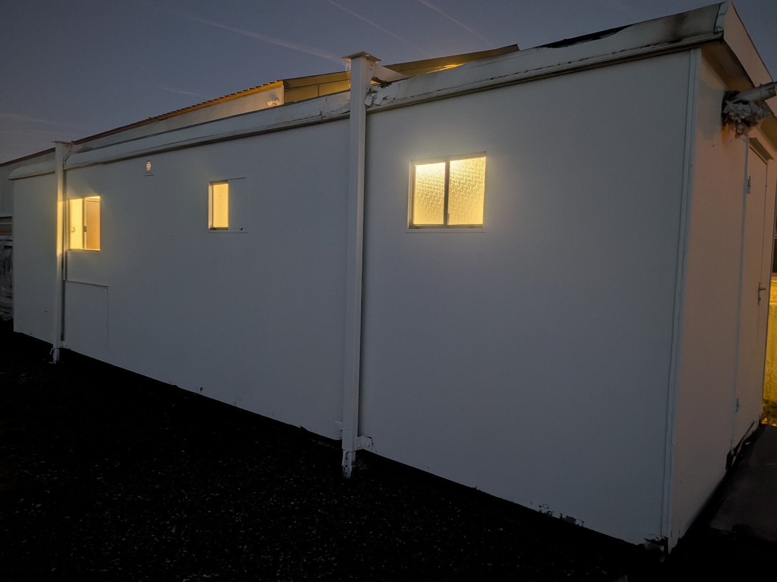 geïsoleerd containerkantoor, tiny house, wooncaravan, Ophalen