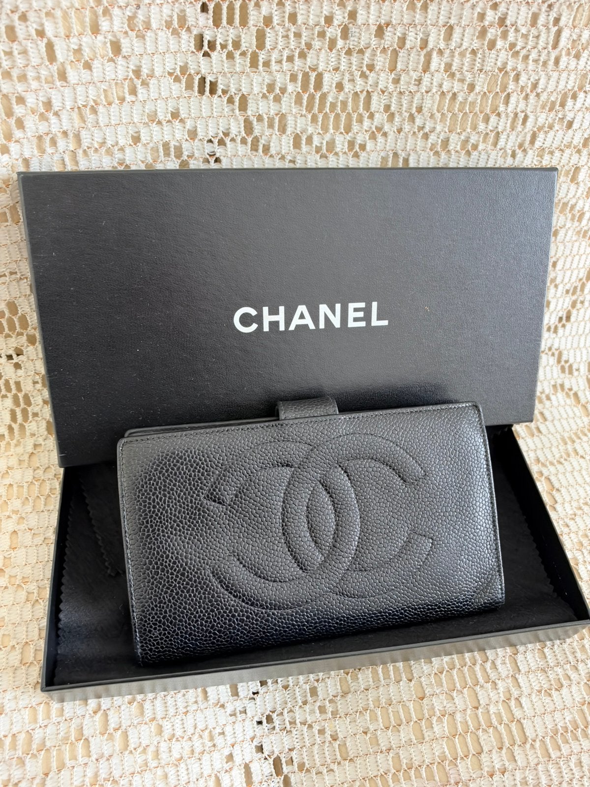 CHANEL zwarte leren portemonnees, Handtassen en Accessoires, Ophalen of Verzenden, Zo goed als nieuw, Zwart, Leder