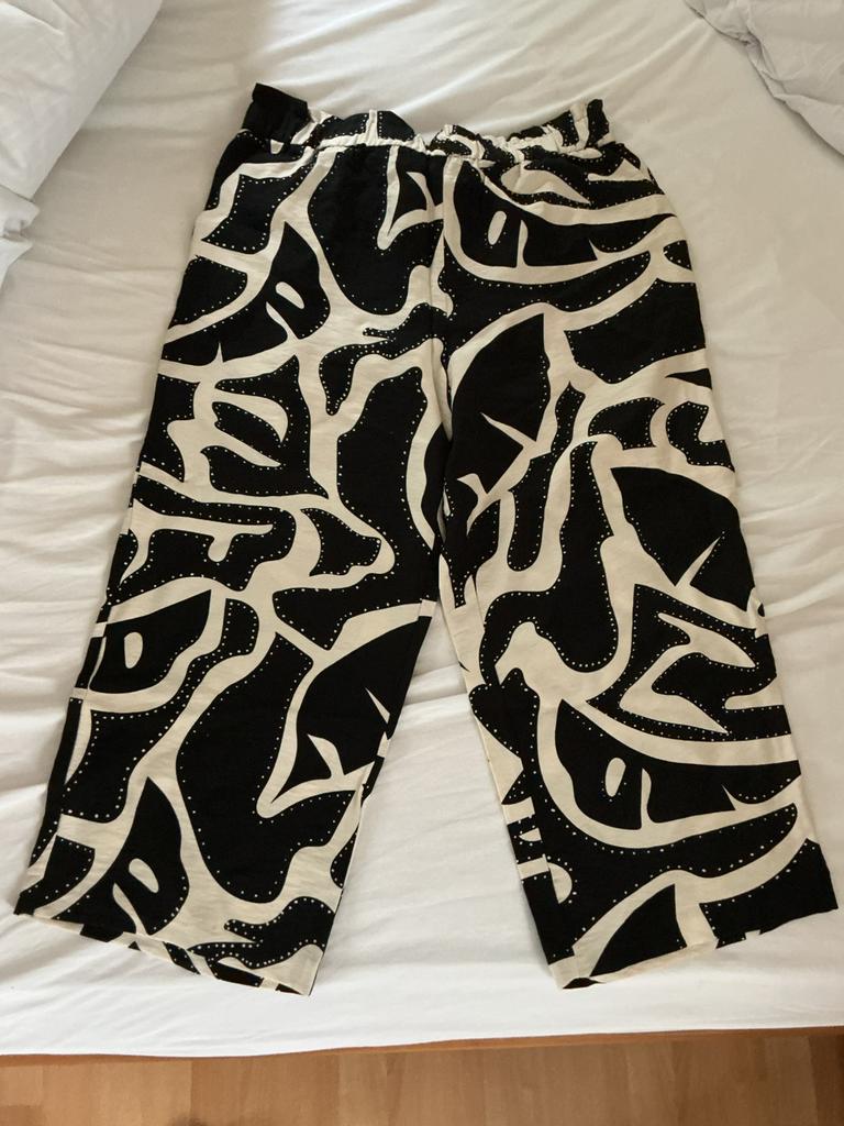 Mooie losvallende broek, maat 42; mer comma, Kleding | Dames, Zwart, Maat 42/44 (L), Ophalen of Verzenden, Zo goed als nieuw