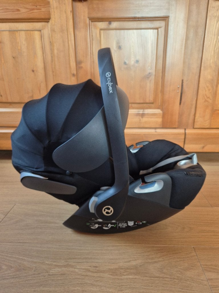 2 Cybex Serie Z autostoelen met basis - 0-4 jaar, Enfants & Bébés, Sièges auto, Comme neuf, Autres marques, 0 à 18 kg, Ceinture de sécurité ou Isofix