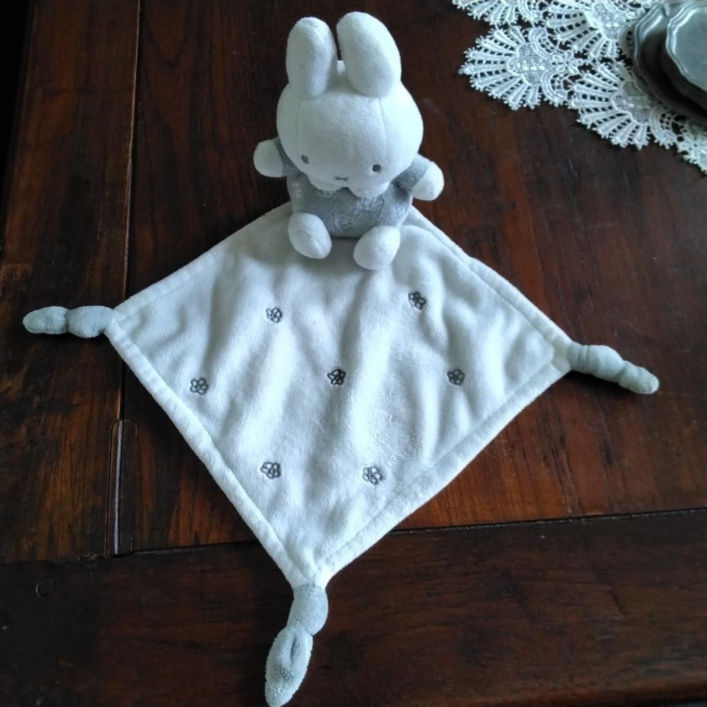 Nijntje knuffel knuffeldoekje, Kinderen en Baby's, Nijntje, Ophalen of Verzenden, Knuffeldoekje