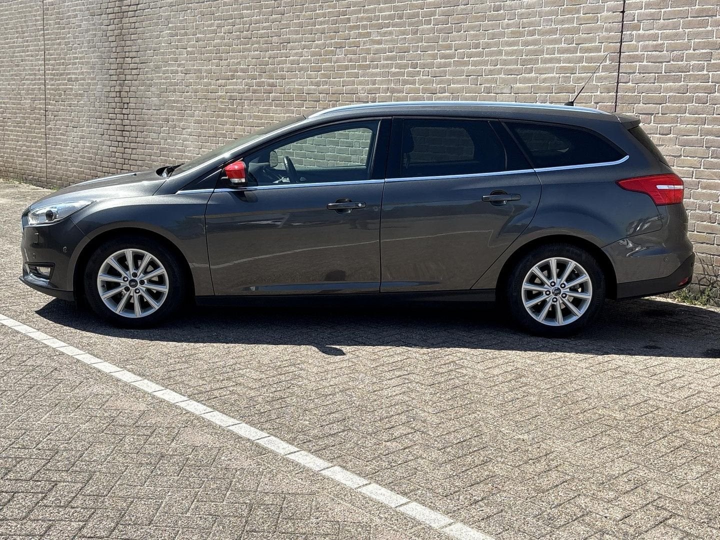 Ford Focus Wagon 1.0 First Edition | Climate | Trekhaak | PD, Auto's, Ford, Focus, 110 g/km, Bedrijf, Zilver of Grijs