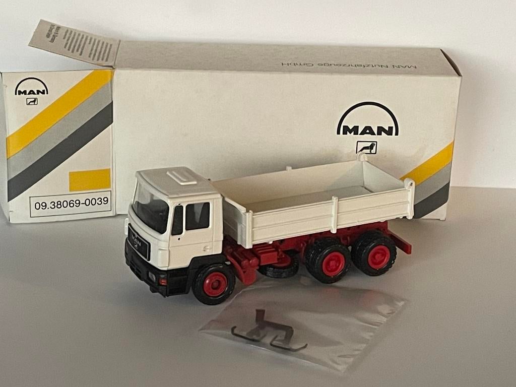 CONRAD F90 3-asser kiepwagen 1:50, Hobby en Vrije tijd, Ophalen, Zo goed als nieuw, Bus of Vrachtwagen, Conrad