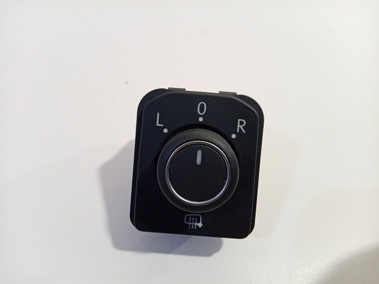 Schakelaar elektrisch spiegels Volkswagen Touran, Onderdelen@venauto.nl, Van der Ven Autorecycling B.V., Ettenseweg 76, 4706 PB Roosendaal, The Netherlands
