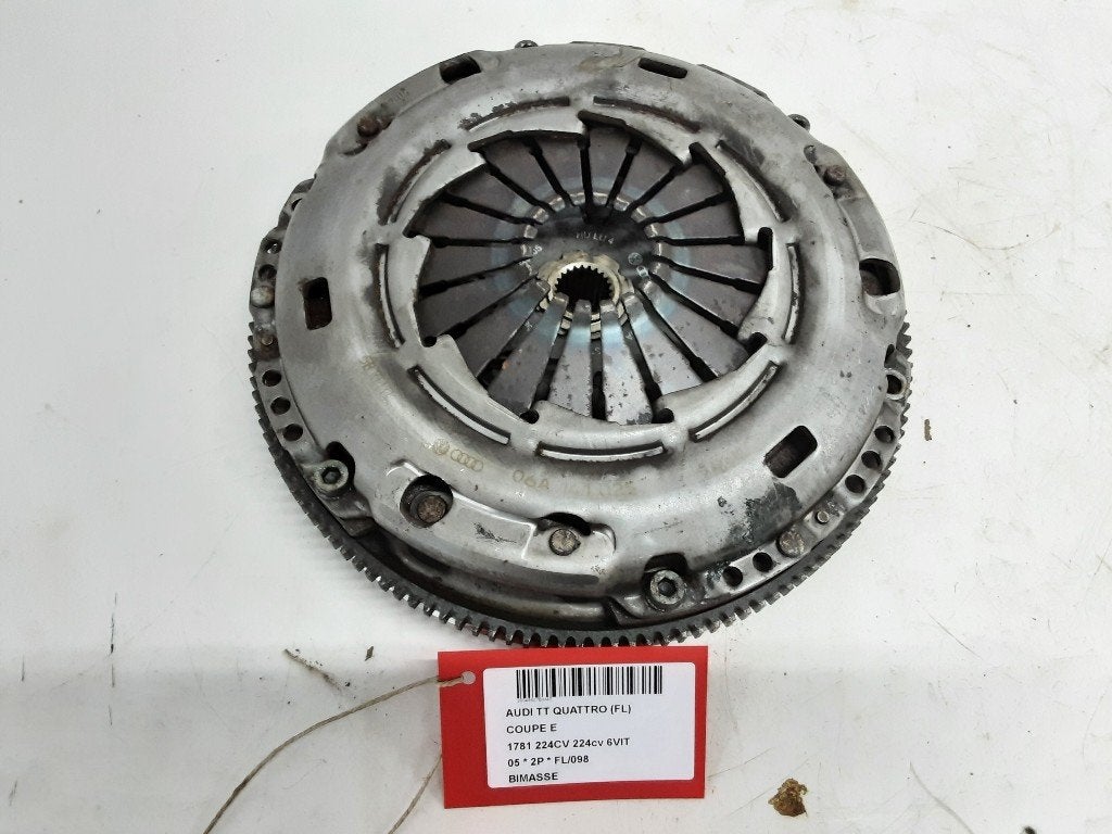 VOLANT MOTEUR BI-MASSE Audi TT (8N3) (01-1998/10-2006), Mevr. I. Hauben, Audi, Utilisé, Rue de l'Espoir 34 34
4030  GRIVEGNÉE, BE