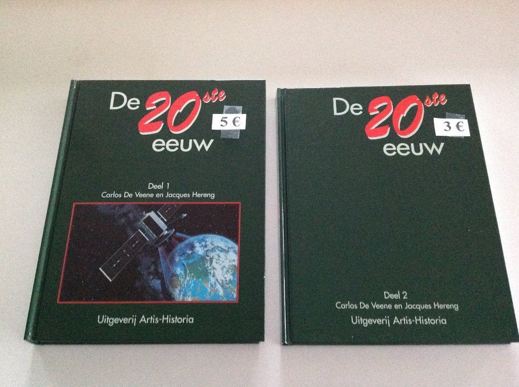 2 livres d'art : le 20e siècle et autres annuaires, Enlèvement ou Envoi, Comme neuf
