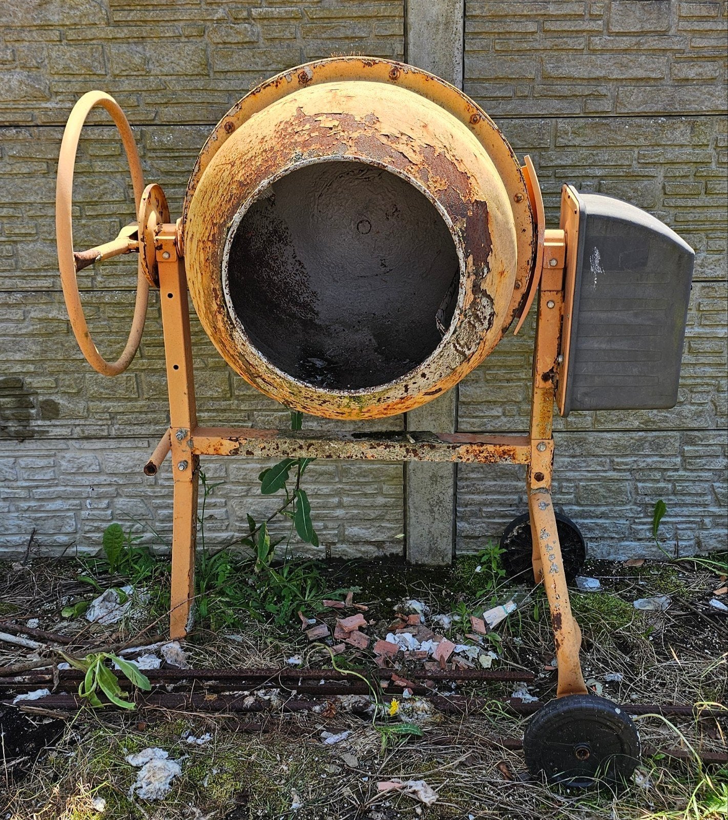 Betonmolen 125L - 145L, Doe-het-zelf en Bouw, Betonmolens, Gebruikt, Ophalen