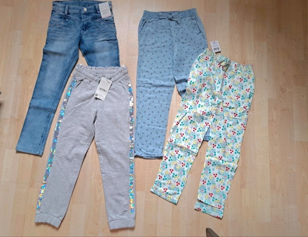 4 nieuwe broeken maat 122-128, Kinderen en Baby's, Kinderkleding | Kinder-kledingpakketten, Nieuw, Maat 128, Ophalen of Verzenden