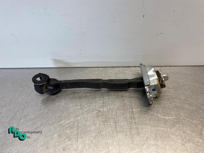 Deurvanger 4Deurs links-achter van een Nissan Note (Note 13-, Gebruikt, -, -, Ophalen of Verzenden