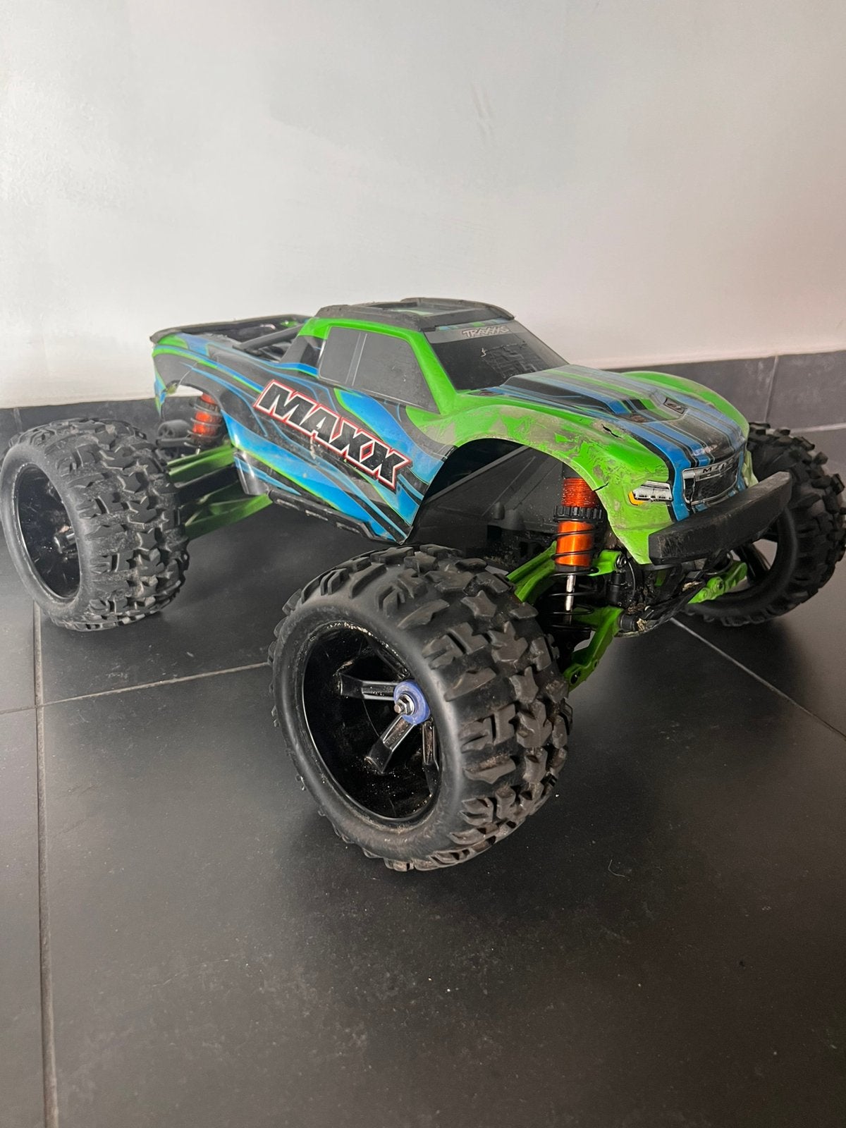 Traxxas maxx, Enlèvement, Utilisé