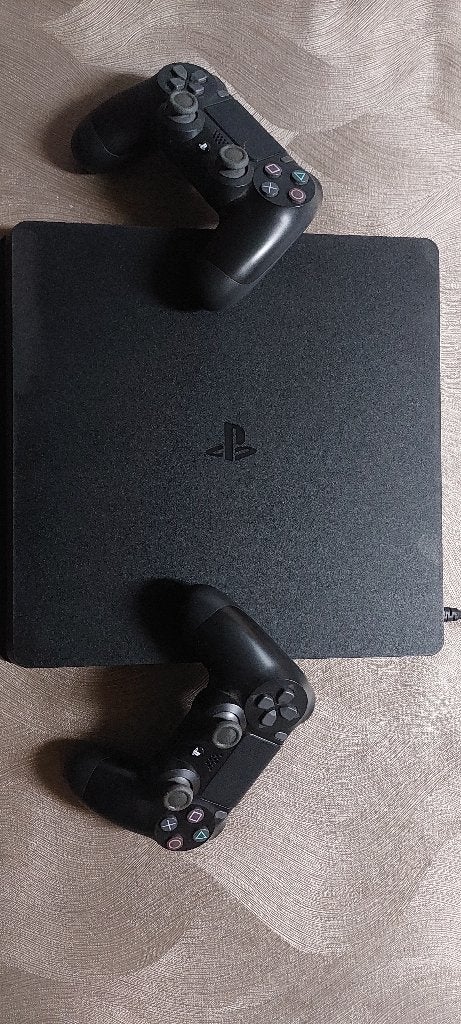 Playstion 4 met 2 controllers, Games en Spelcomputers, Ophalen, Zo goed als nieuw, Met 2 controllers, Original
