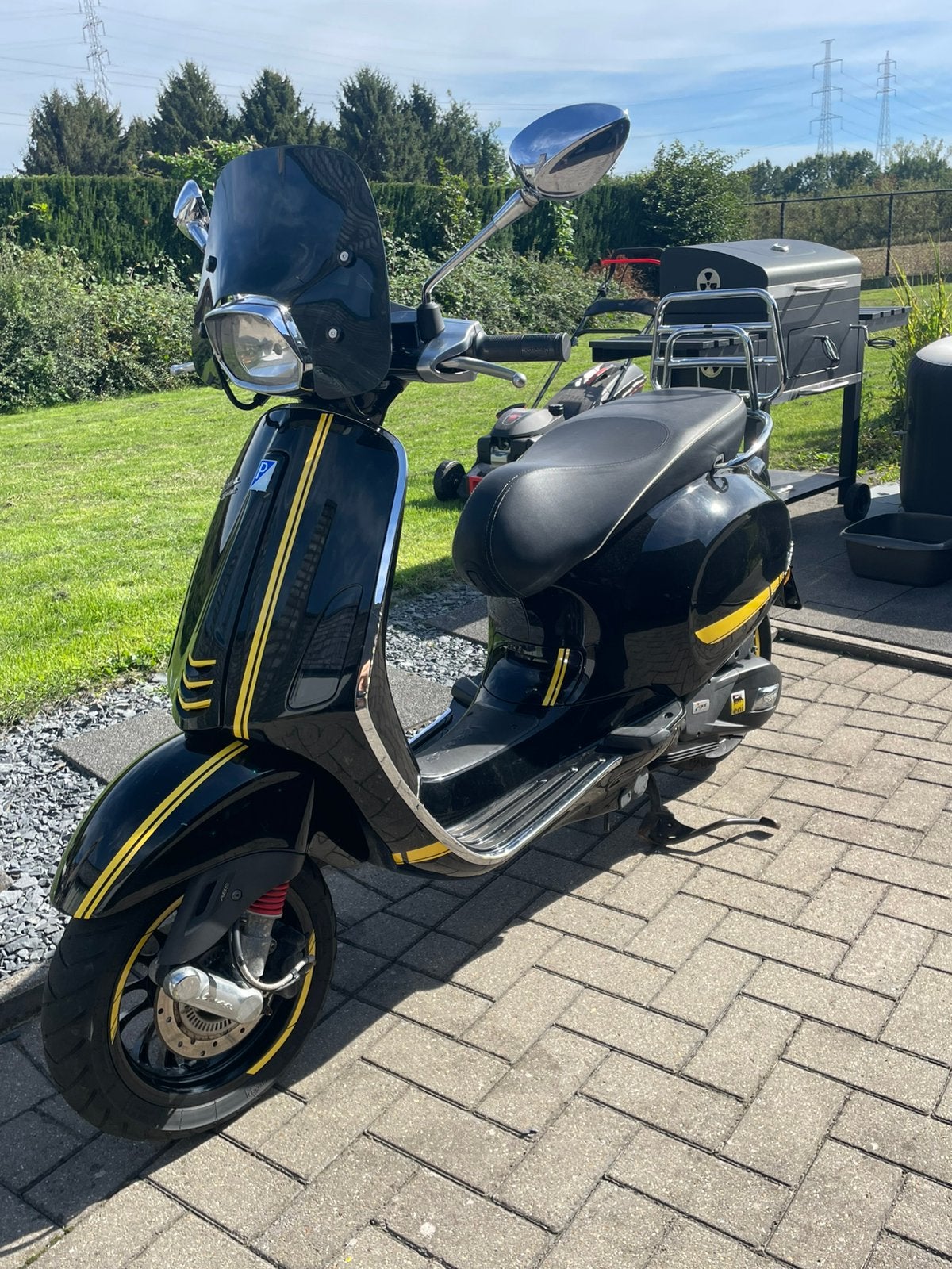 Vespa sprint B klasse met 125cc iget motor topstaat!!, Fietsen en Brommers, Ophalen, Zo goed als nieuw
