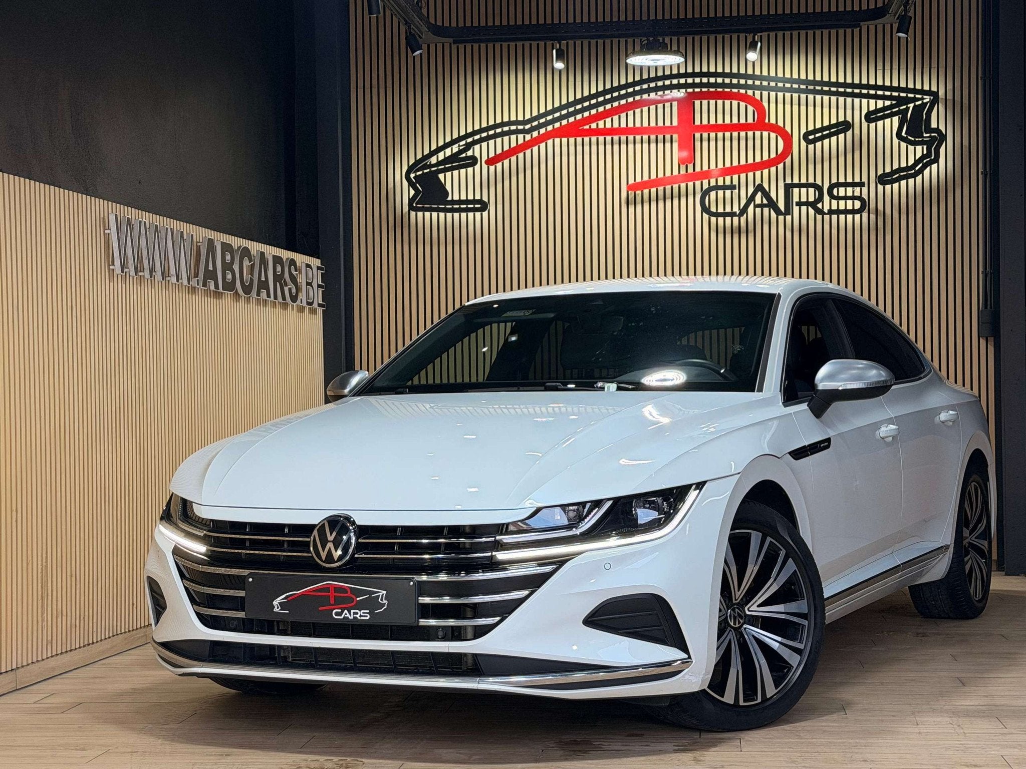 Volkswagen Arteon 1.5 TSI Elegance * GARANTIE 12 MOIS * 1ER, Auto's, Arteon, 4 cilinders, Wit, Leder