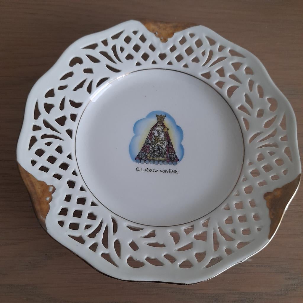 Religie - porseleinen bordje O.L.Vrouw van Halle., Verzamelen, Religie, Ophalen