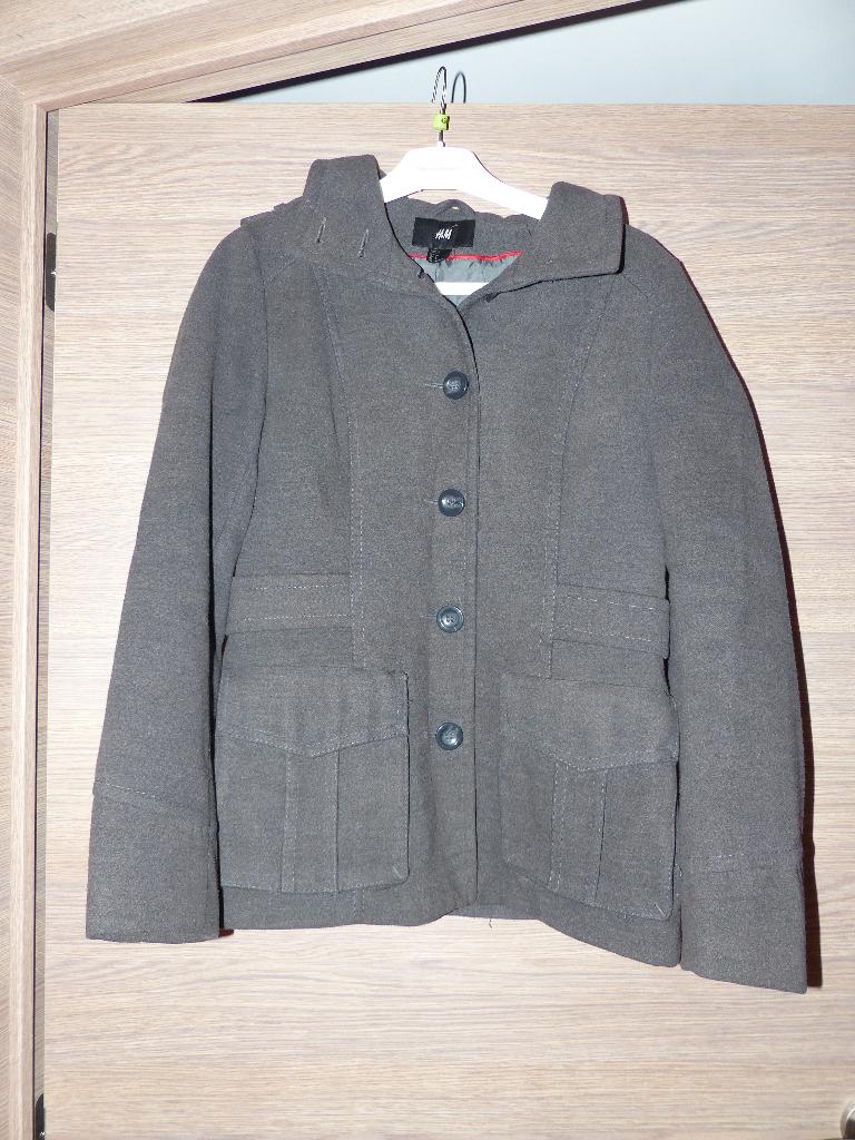 H&M grijs stoffen manteltje - maat 38, Kleding | Dames, Jassen | Winter, Zo goed als nieuw, Maat 38/40 (M), Grijs, Ophalen of Verzenden
