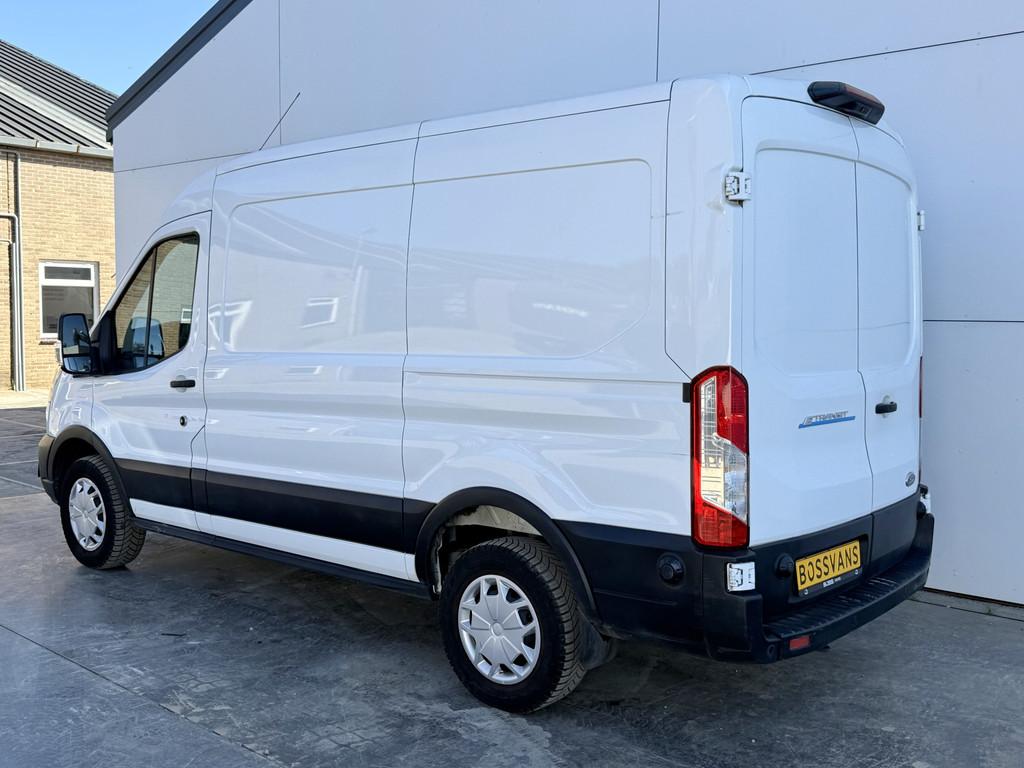 Ford E-Transit 68kWh 184PK L2H2 317km WLTP 96,1% (SOH) BEV S, Autos, Camionnettes & Utilitaires, Achat, 135 kW, 3 places, Noir