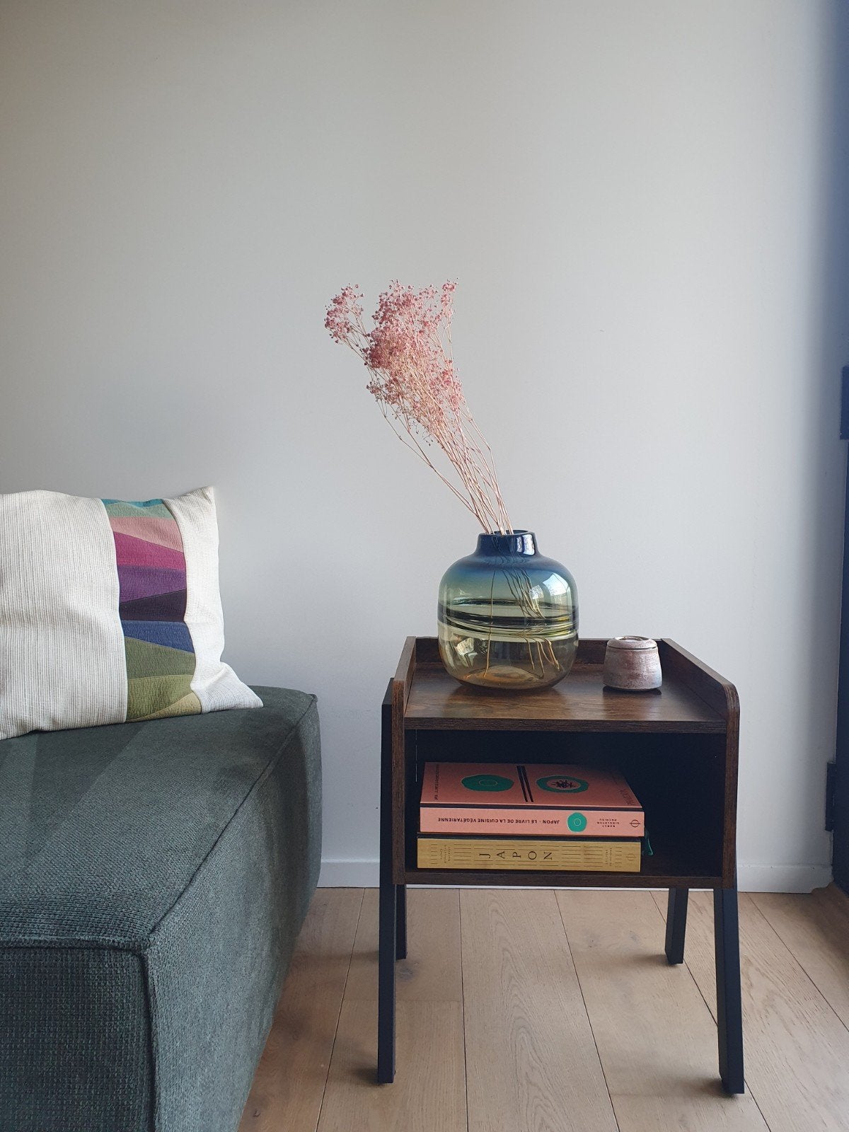 Bijzetkast met minimalistisch design, Minder dan 55 cm, Design, Vierkant, Zo goed als nieuw