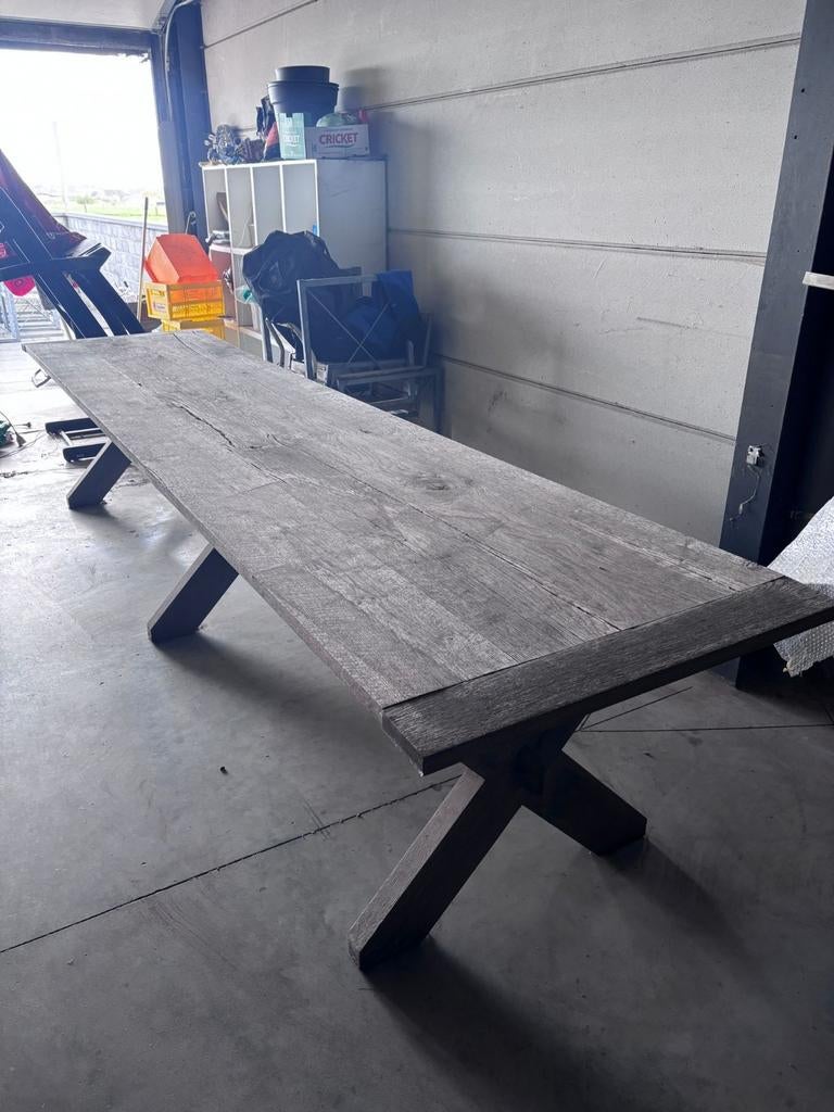 Table du monastère - Table du père, Enlèvement