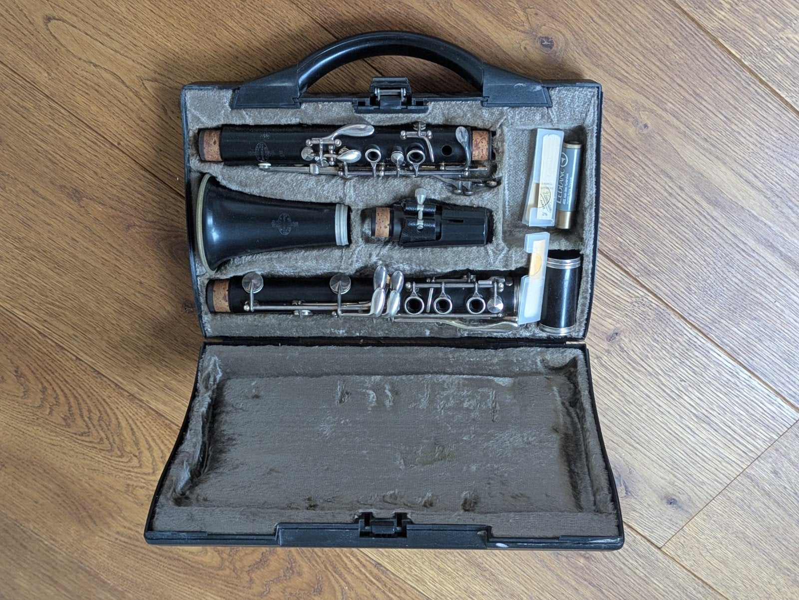 Buffet Crampon E11 Bes-klarinet (Bb) – houten klarinet + kof, Enlèvement ou Envoi, Bois, Clarinette en si bémol