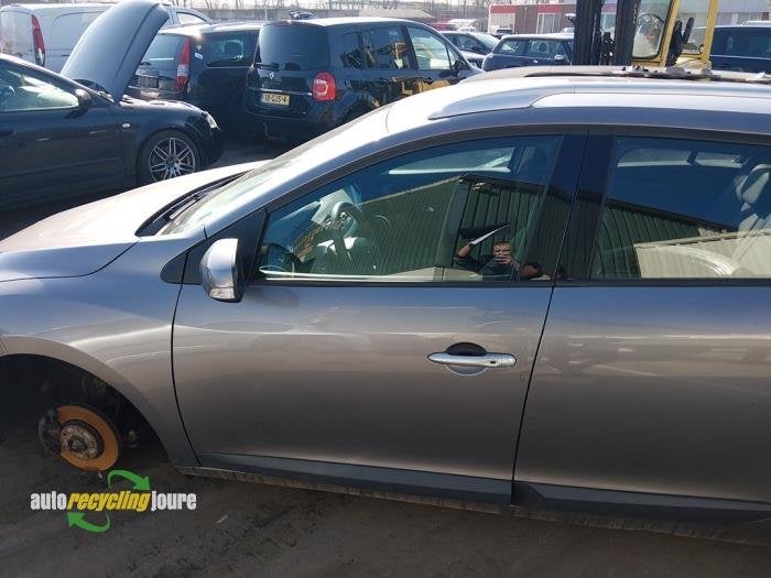Portier 4Deurs links-voor van een Renault Megane (TEKNG), Gebruikt, -, -, -