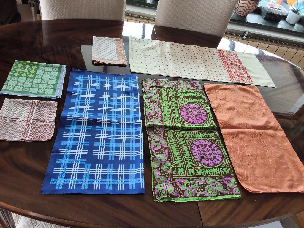 Vintage lot/sjaal/handtasje/sjaal voor dames en heren, Kleding | Dames, Mutsen, Sjaals en Handschoenen, Ophalen of Verzenden, Gedragen