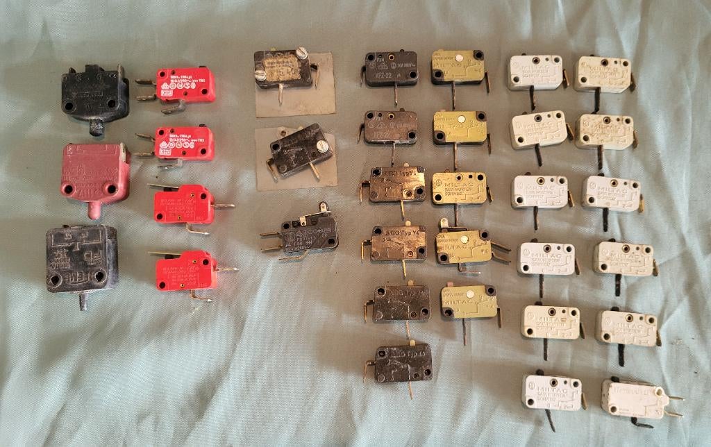 Micro switch schakelaars, Doe-het-zelf en Bouw, Ophalen of Verzenden, Gebruikt