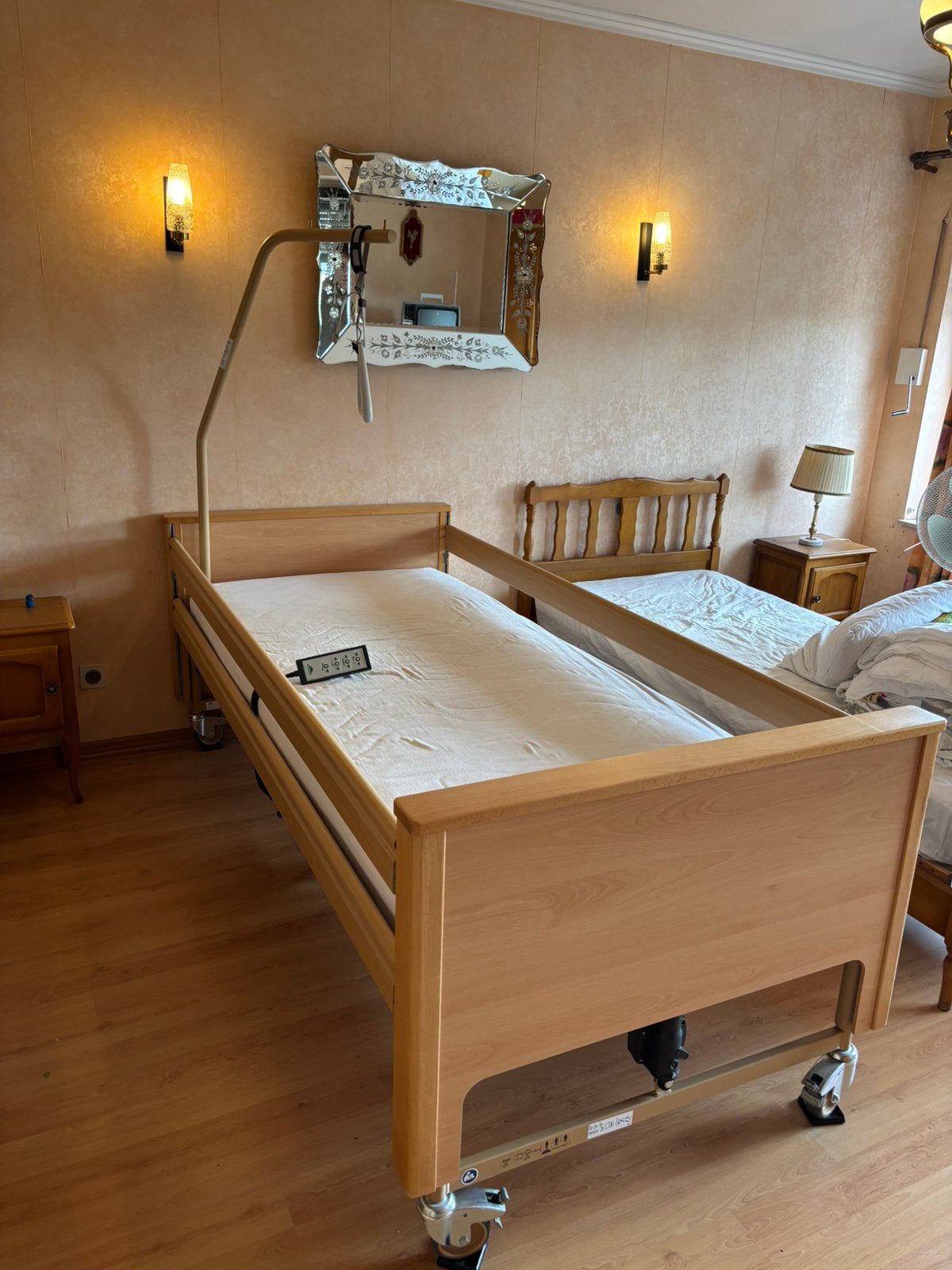 Electrisch zieknhuisbed, Ophalen, 90 cm, Eenpersoons, Beige