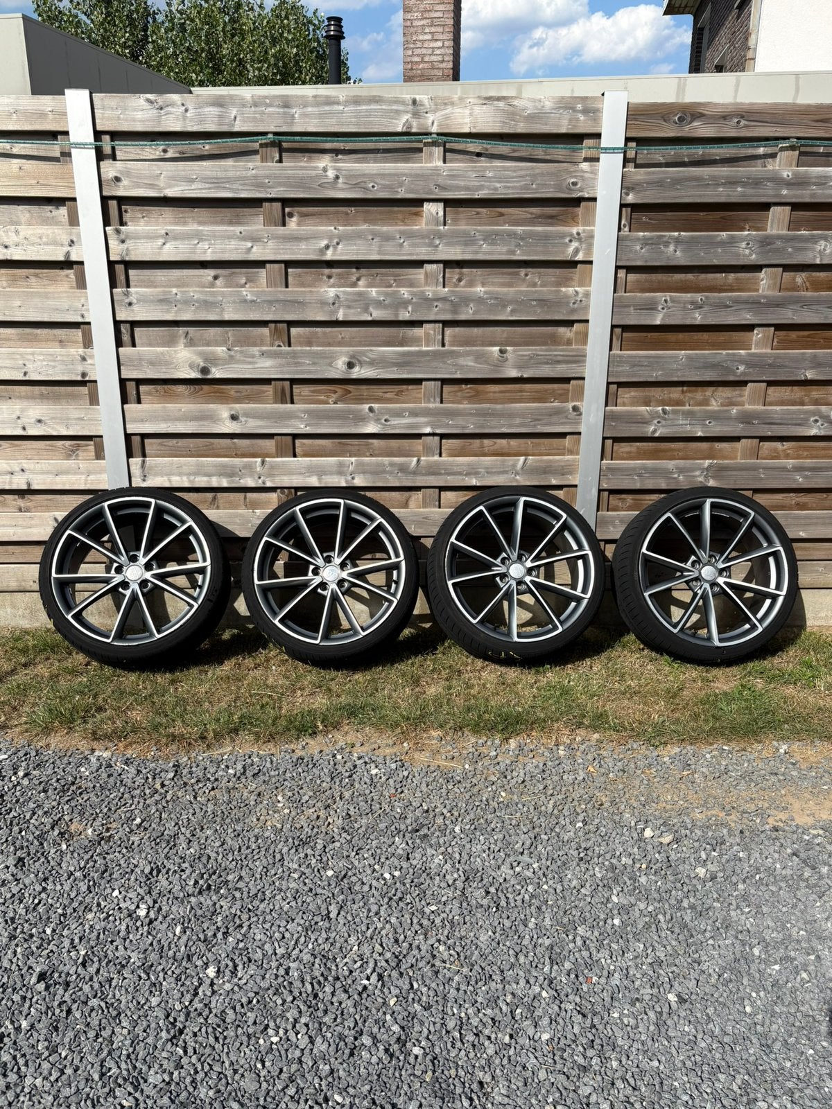 Audi rs4 style velgen met z.g.a.n banden, Auto-onderdelen, Ophalen, Band(en)