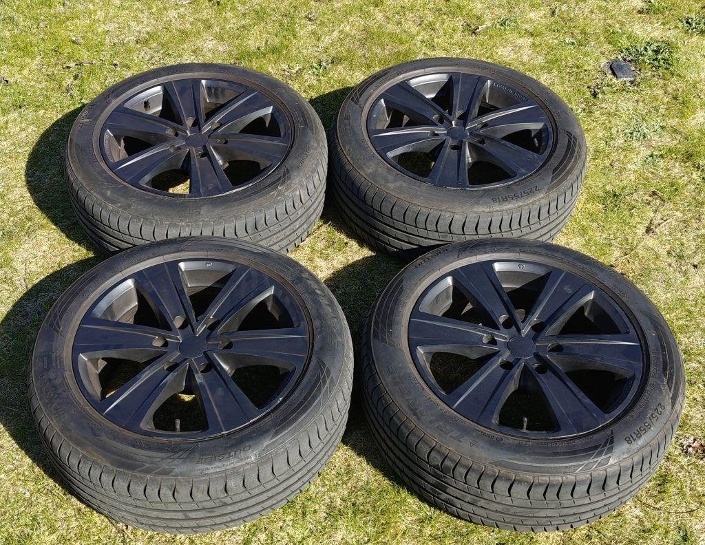 4 Zwarte velgen MAK met 4 quasi nieuwe M+S banden 225/55R18, Auto-onderdelen, Ophalen, 18 inch, 255 mm, All Season