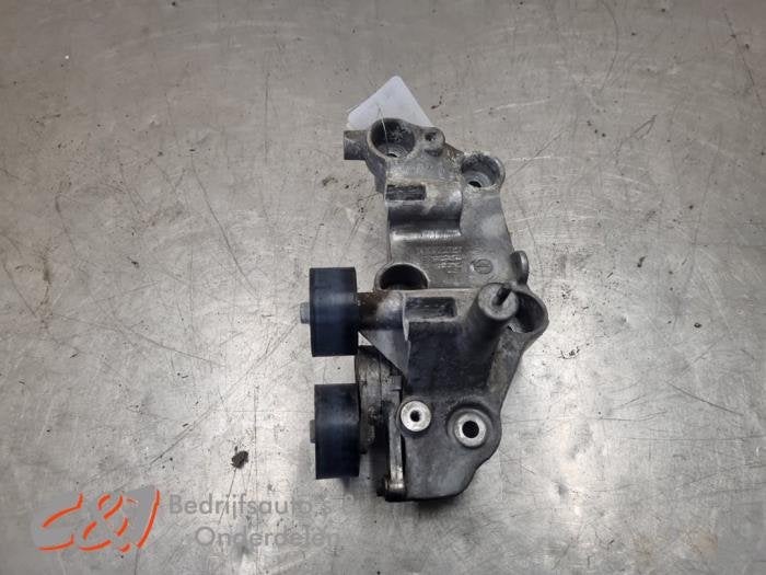 Support dynamo bas d'un Renault Master, Autos : Pièces & Accessoires, Moteurs & Accessoires, Renault, Utilisé, 3 mois de garantie