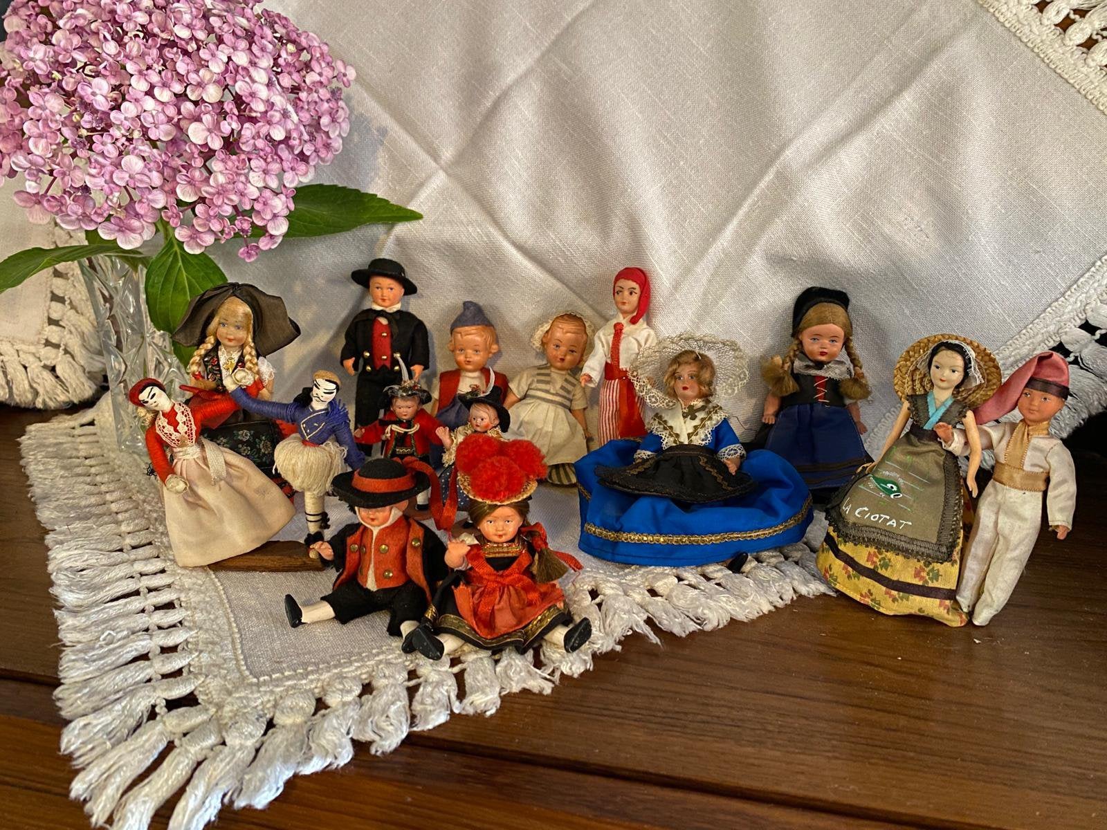 Schitterende vintage klederdrachtpopjes – In perfecte staat!, Enlèvement, Comme neuf