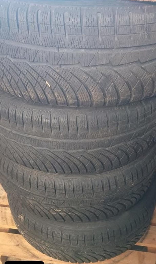 4 Pneus Michelin runflat 225 45 R18 95V avec jantes, Neuf, Pneus hiver, Véhicule de tourisme, Enlèvement