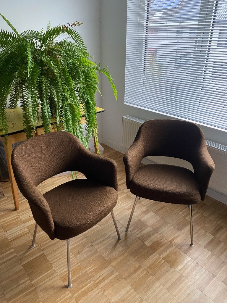 2x vintage stoel stijl Conference Chair Knoll Saarinen, Antiek en Kunst, Antiek | Meubels | Stoelen en Sofa's, Ophalen