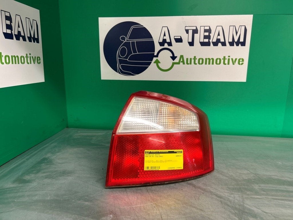 FEU ARRIÈRE DROIT Audi A4 (B6) (01-2000/01-2005), Autos : Pièces & Accessoires, Audi, Utilisé, Rixbecker Straße 75
59552  Lippstadt, DE