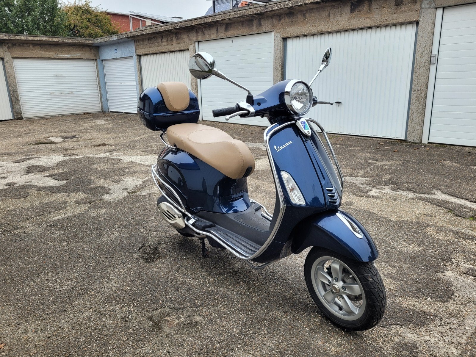 Vespa primavera 50cc 4 takt klasse b, Vélos & Vélomoteurs, Autres modèles, Comme neuf, Classe B (45 km/h), Enlèvement