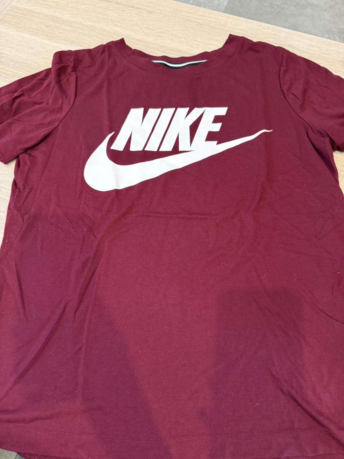 Nike bordeaux T-shirt maat S, Ophalen, Zo goed als nieuw, Maat 36 (S)