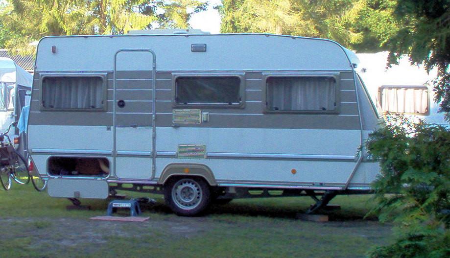 Eriba Nova 462, Caravanes & Camping, Grand lit, Jusqu'à 4, 5 à 6 mètres, Poêle