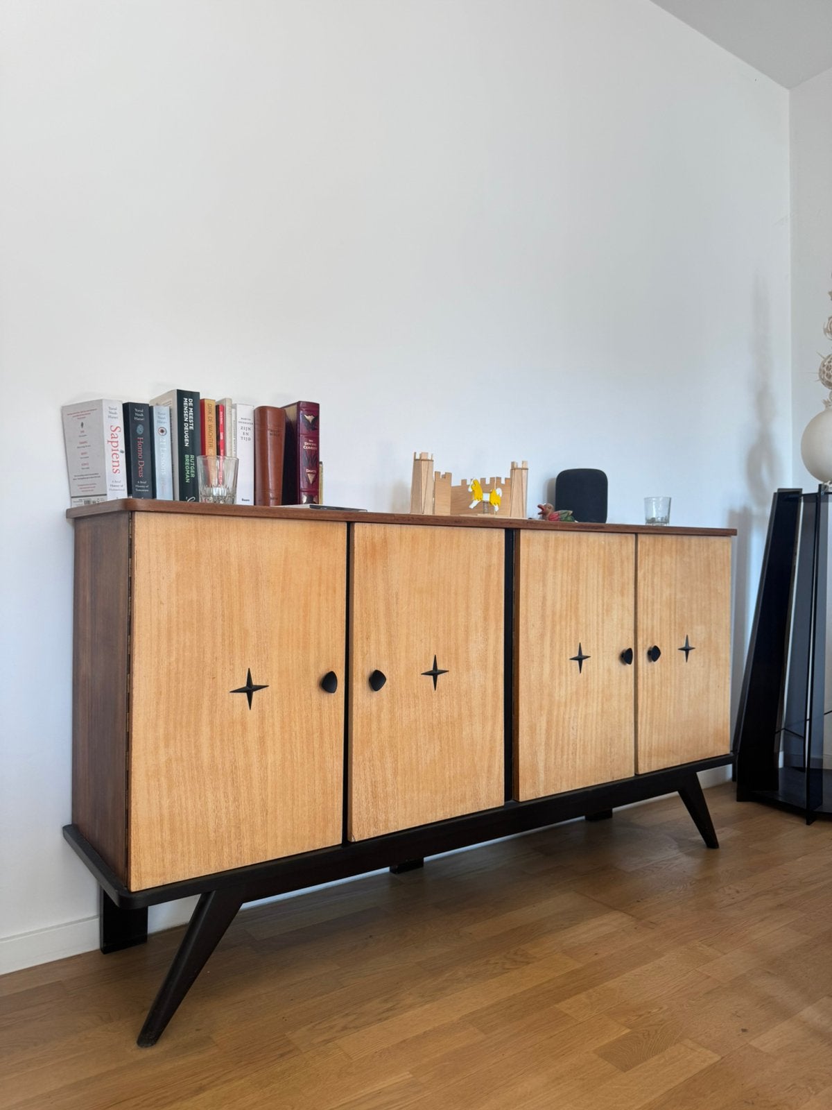 Vintage Mid-Century Dressoir retro kast – Jaren 60 Stijl, Antiek en Kunst, Antiek | Meubels | Kasten, Ophalen