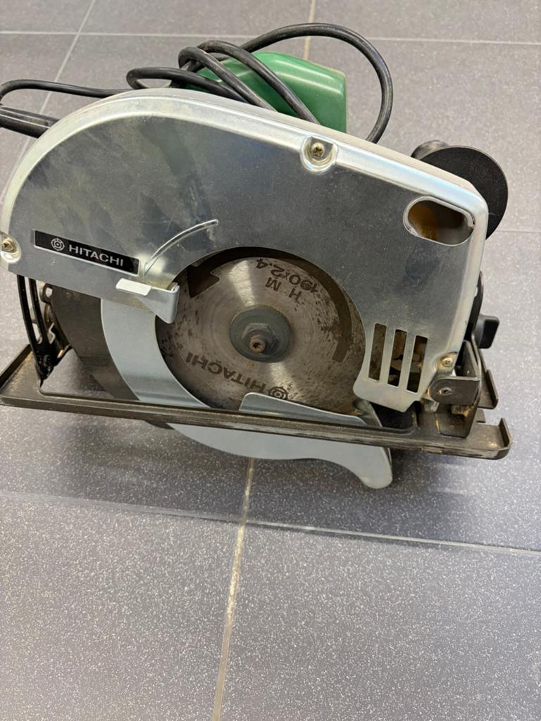 Cirkelzaag Hitachi te koop, Doe-het-zelf en Bouw, Gereedschap | Zaagmachines, Ophalen, Cirkelzaag