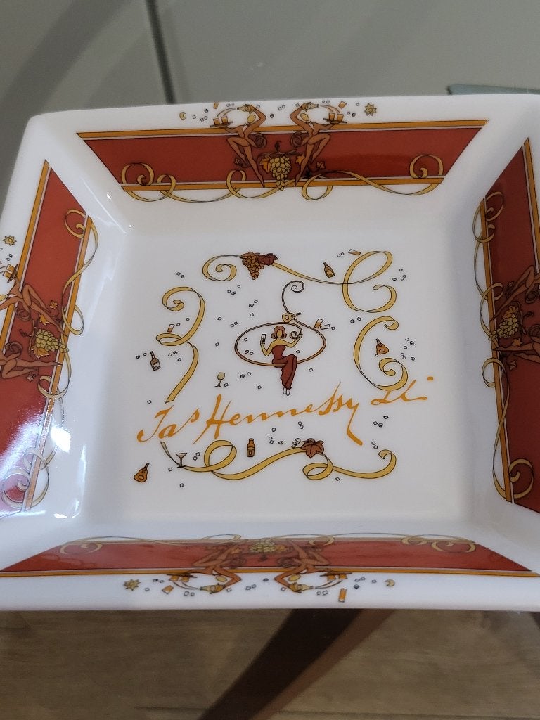 Porseleinen schaal cognac Hennessy, Enlèvement