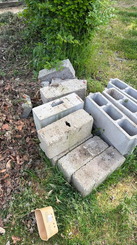 Betonblokken 14cm gratis, Doe-het-zelf en Bouw, Metselstenen, Ophalen, Zo goed als nieuw