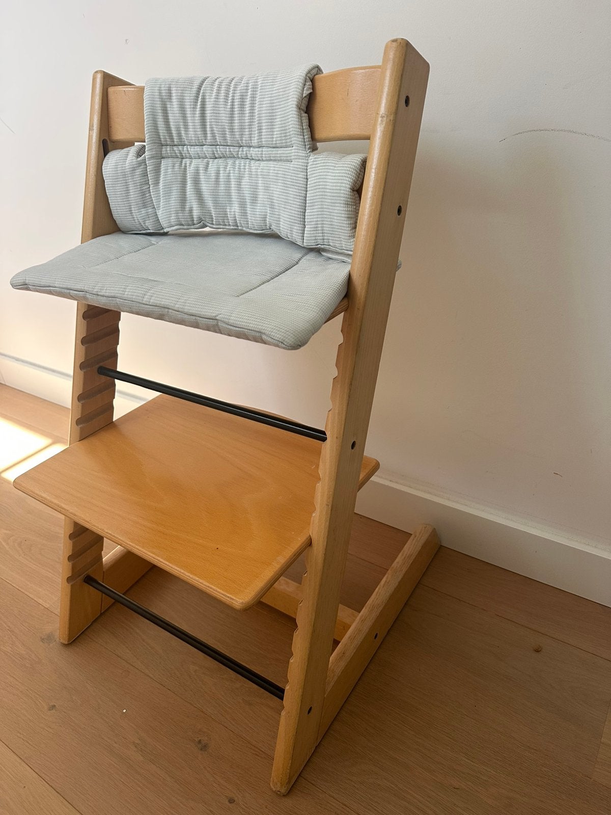 Tripp trapp kinderstoel met kussenset, Kinderen en Baby's, Kinderstoelen, Ophalen, Zo goed als nieuw
