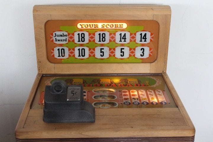 MILLS NOVELTY CO JUMBO PARADE Slotmachine 1938, Verzamelen, Overige munten, Ophalen of Verzenden, Zo goed als nieuw, Met sleutels
