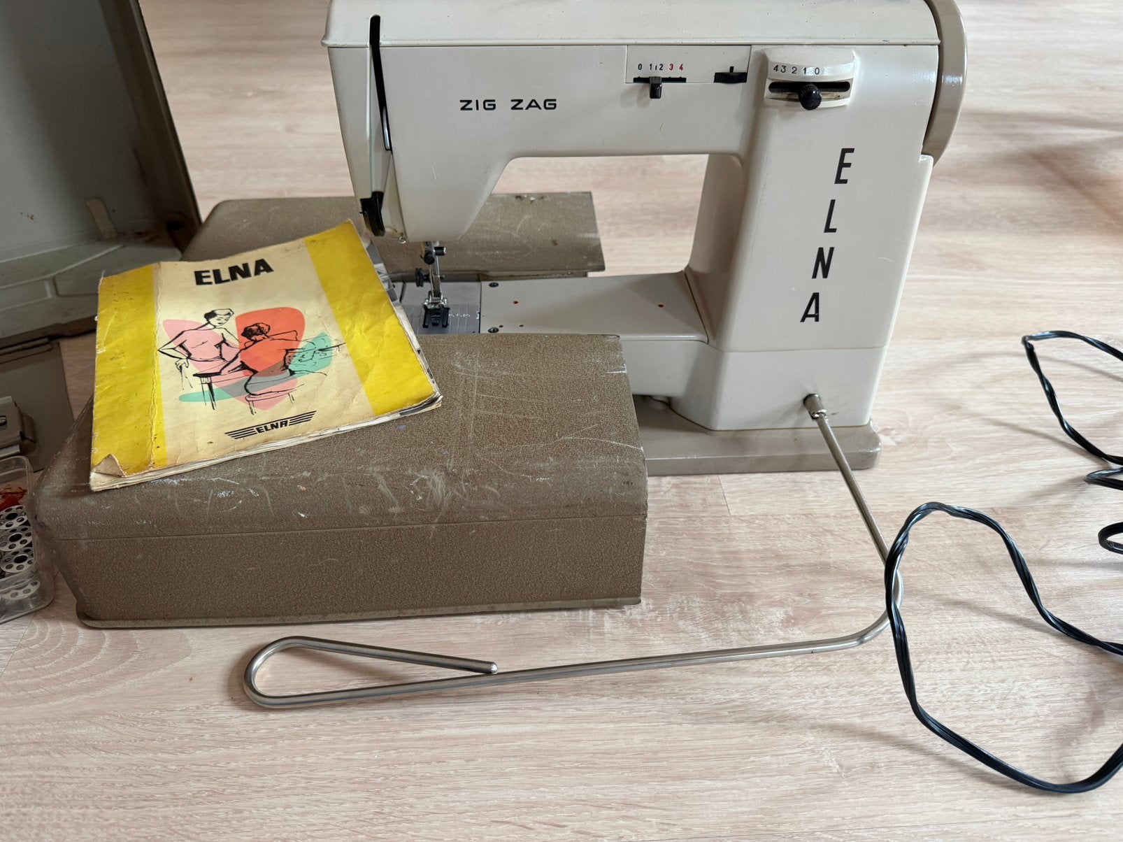 Elna Zig Zag, Ophalen, Gebruikt, Naaimachine, Overige merken