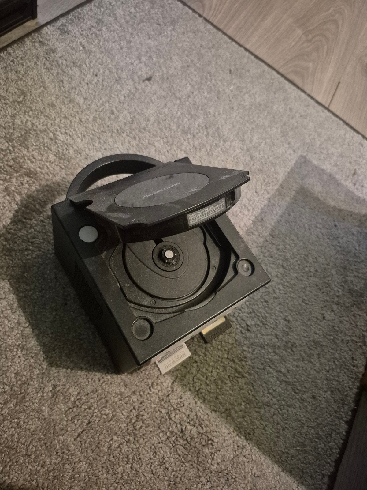 GameCube noire + 9 jeux + OGmanette noire + 2 cartes mémoire, Ophalen, Gebruikt