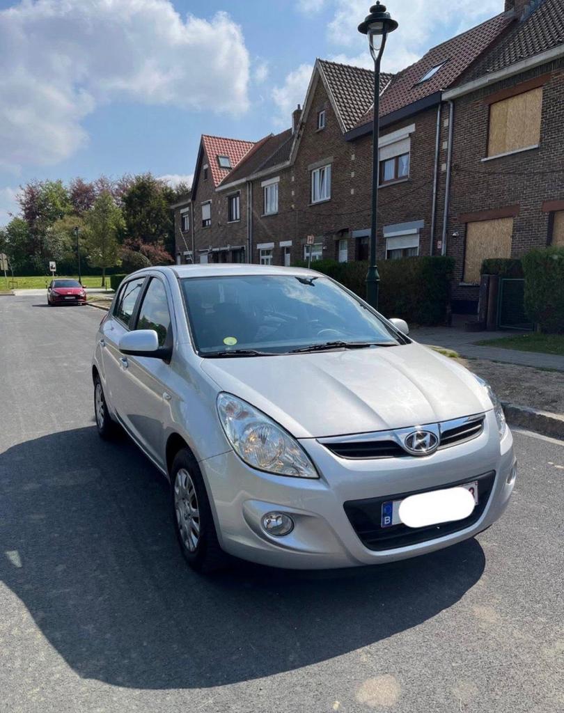 Hyundai i20, 1,4 L essence, automatique, année modèle 60000, Autos, Achat, 5 portes, Automatique, Particulier