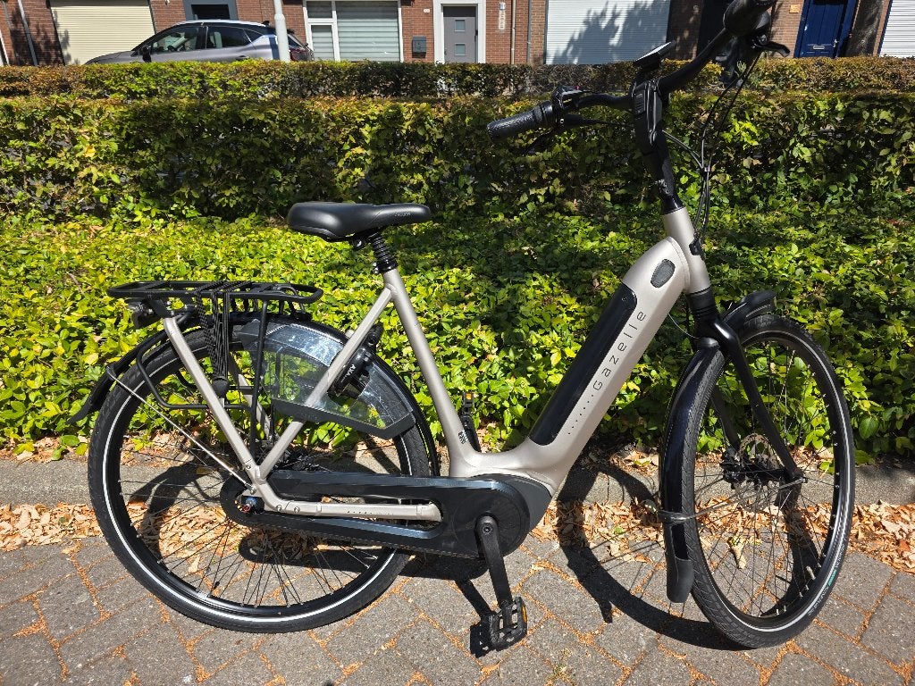 Gazelle Grenoble C8 met Bosch motor en 500wh accu, Fietsen en Brommers, Ophalen of Verzenden, Zo goed als nieuw, 50 km per accu of meer