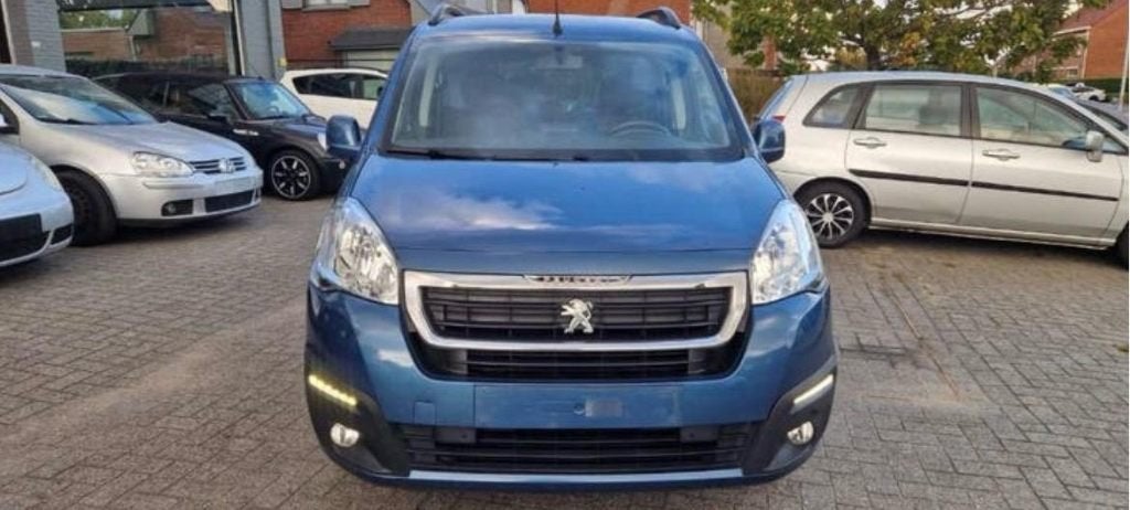 Peugeot Partner –1.2Benzine Bj2017 137000km Direct Rijklaar, Auto's, Voorwielaandrijving, Stof, 1200 kg, 700 kg